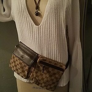 GUCCI unisex fanny pack.